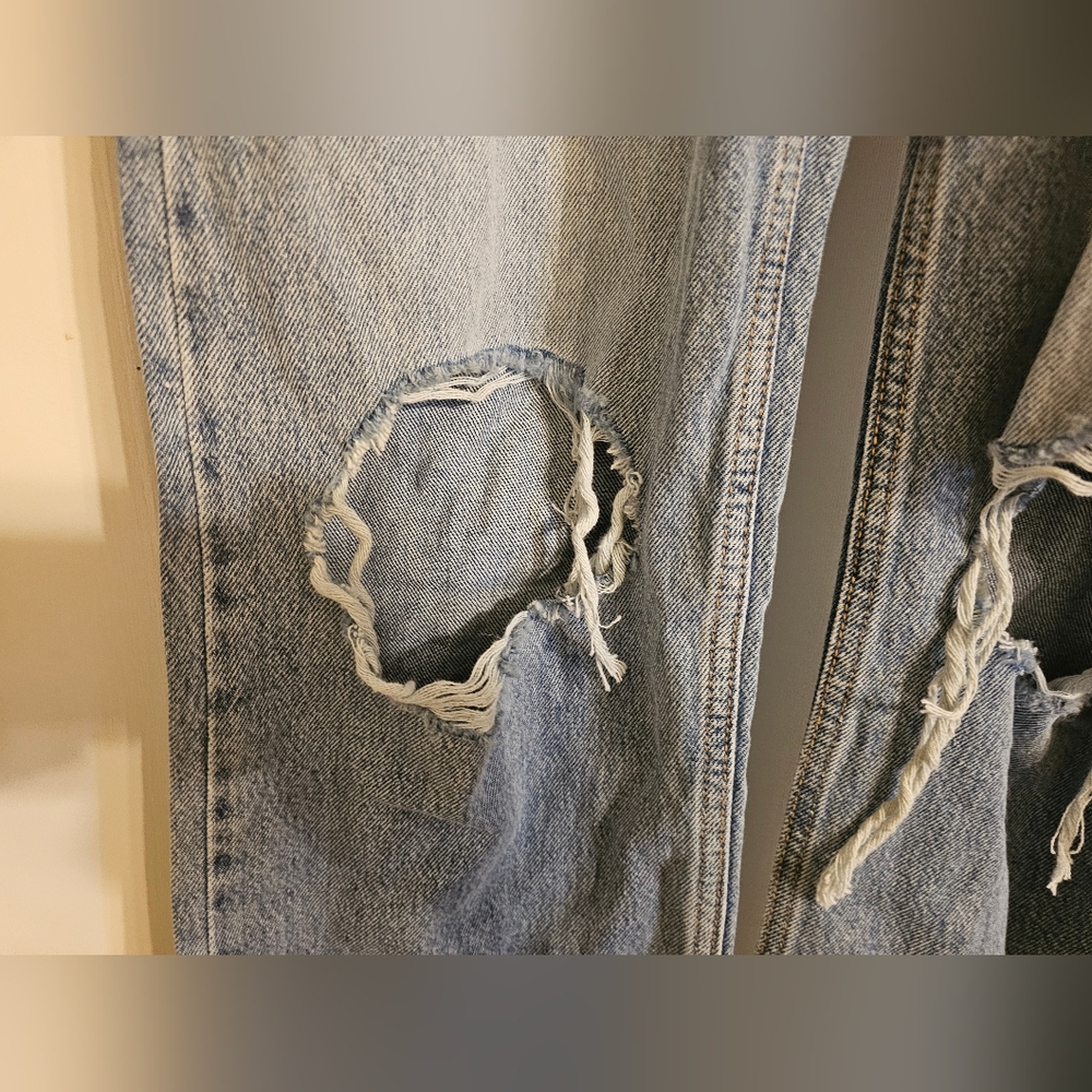 NWOT Levi's Superflow Blue Jeans. Size: 26W 32L - Picture 4 of 10